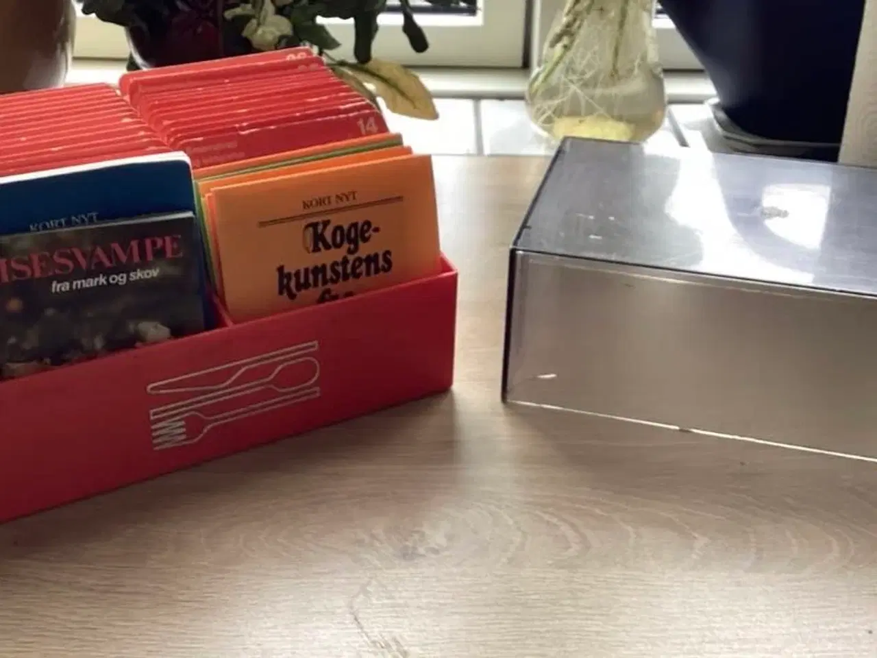 Billede 12 - Hjemmets opskrifter i kasse/boks