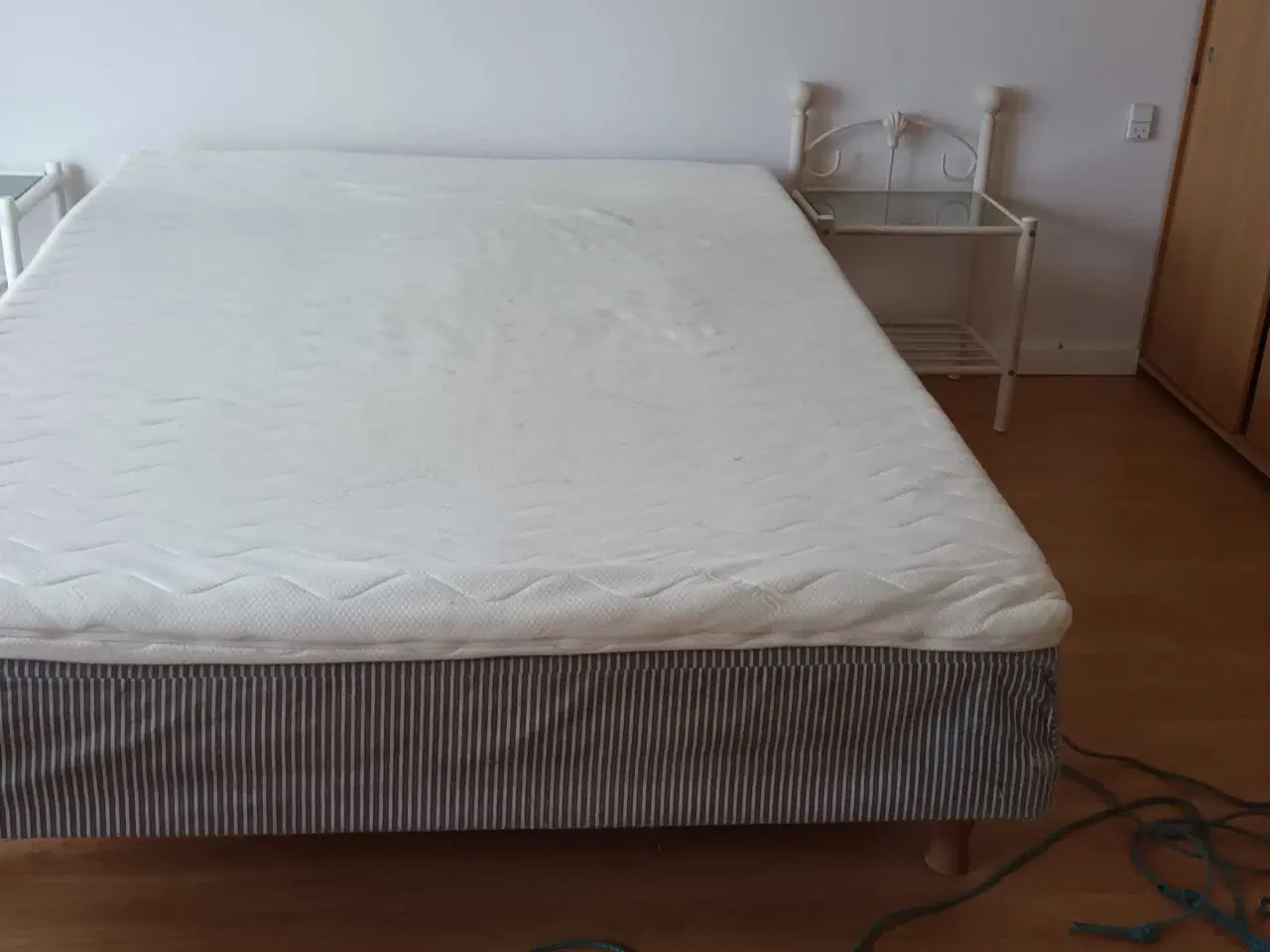 Billede 3 - 1 1/2 mands boxseng og topmadras