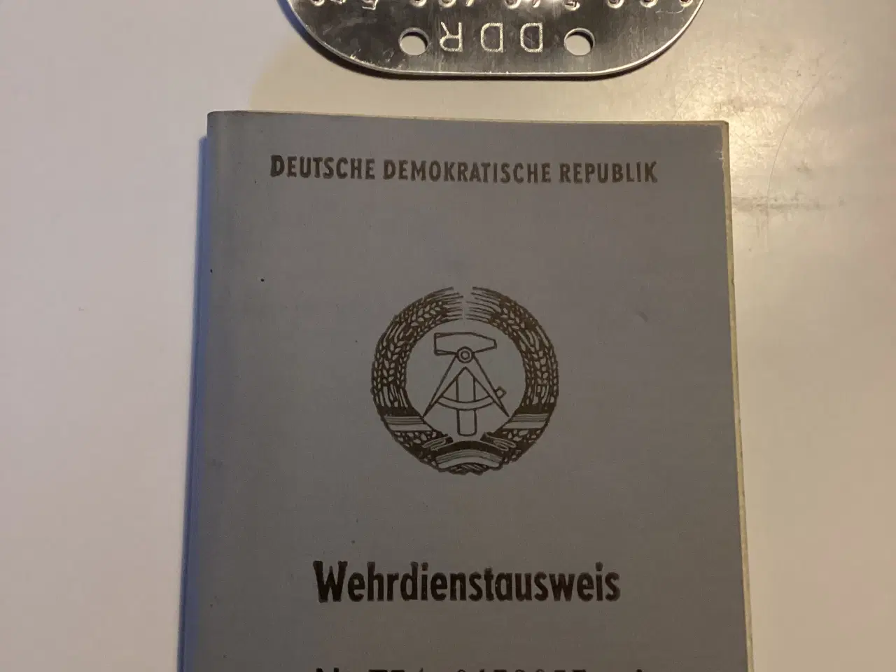 Billede 1 - Wehrdienstausweis + dogtag fra DDR