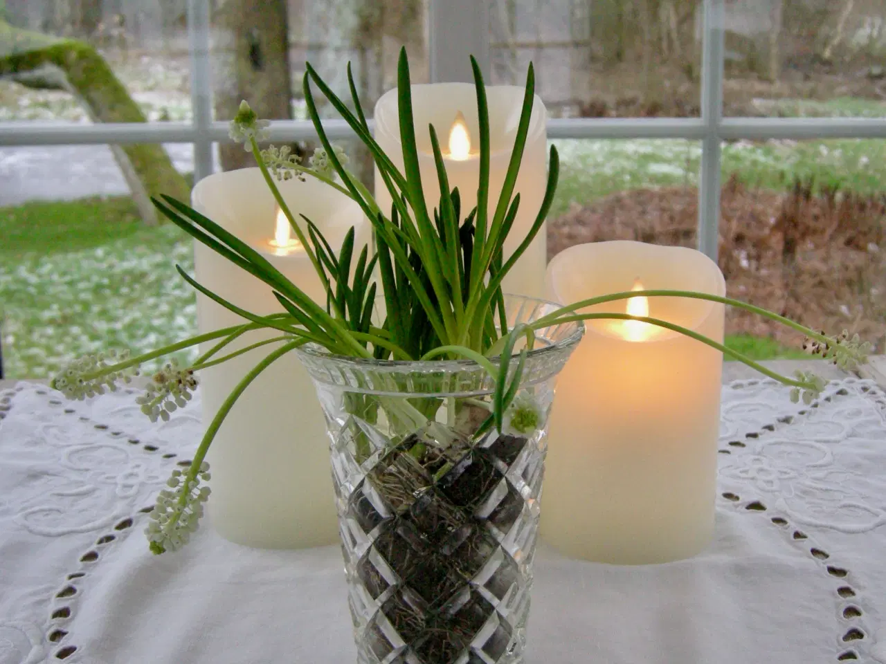 Billede 3 - Vaser i presset glas, Vintage vaser diamantmønster