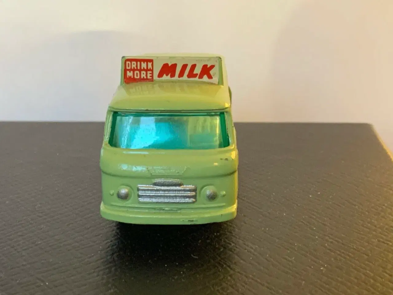 Billede 2 - Matchbox No. 21 Commer Bottle Float 