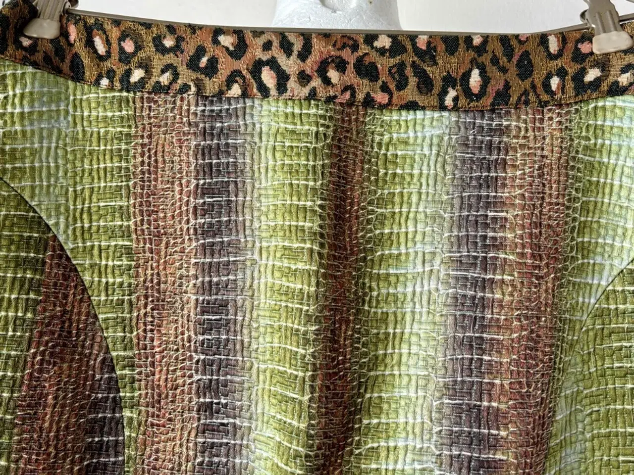 Billede 2 - Eva & Claudi, nederdel, str 44