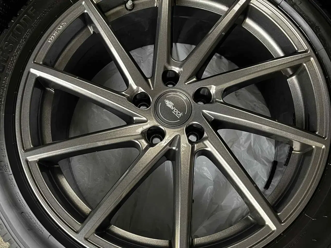 Billede 4 - Bridgestone dæk 275/40x20 med Brocks fælge.
