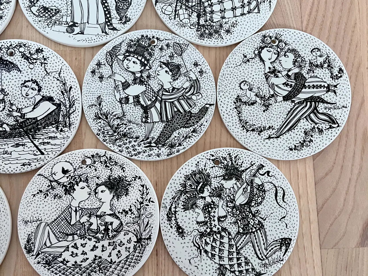 Billede 2 - 12 Bjørn Wiinblads måneds-platter