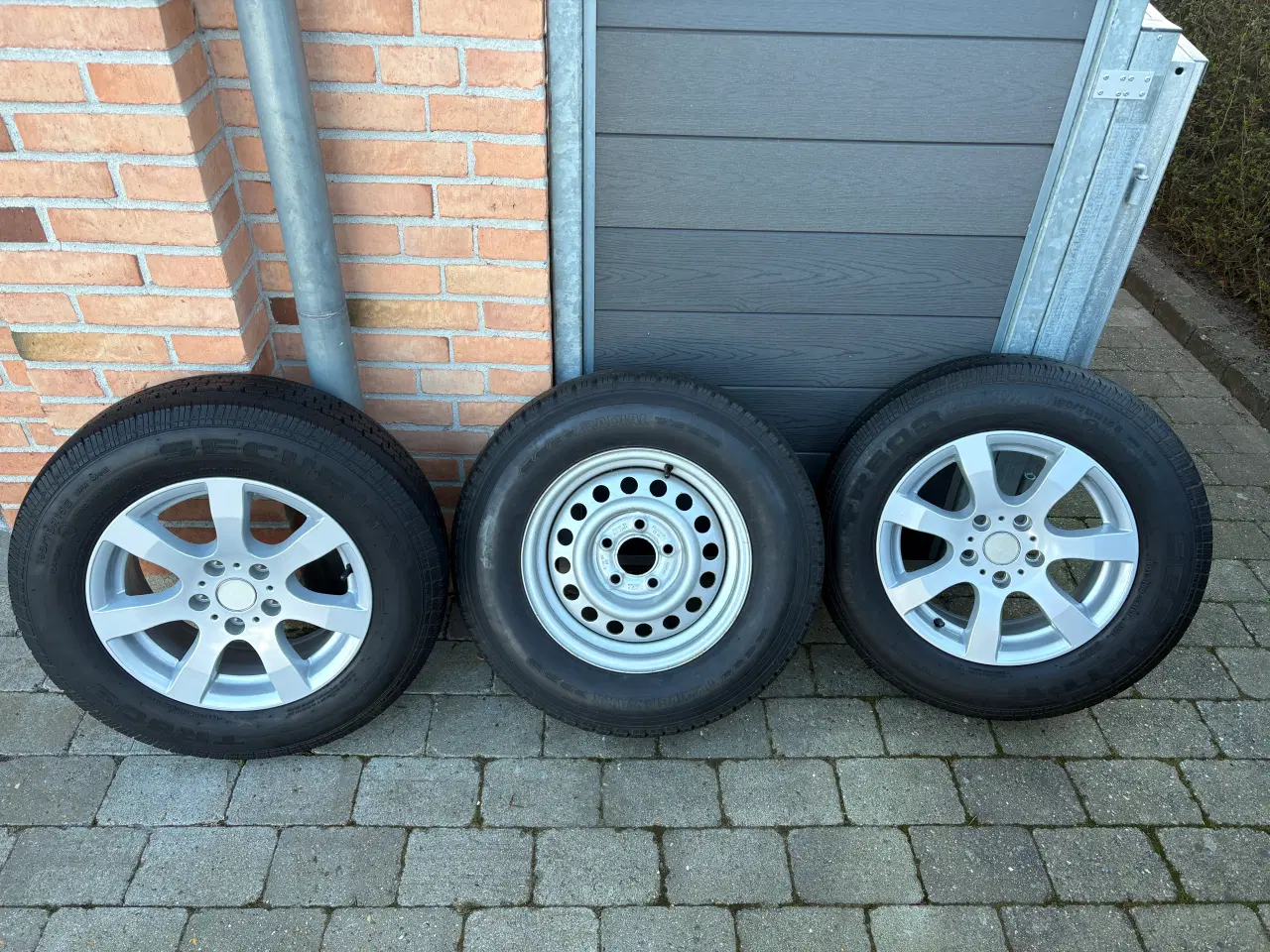 Billede 1 - 2 stk alufælge fra knaus campingvogn 