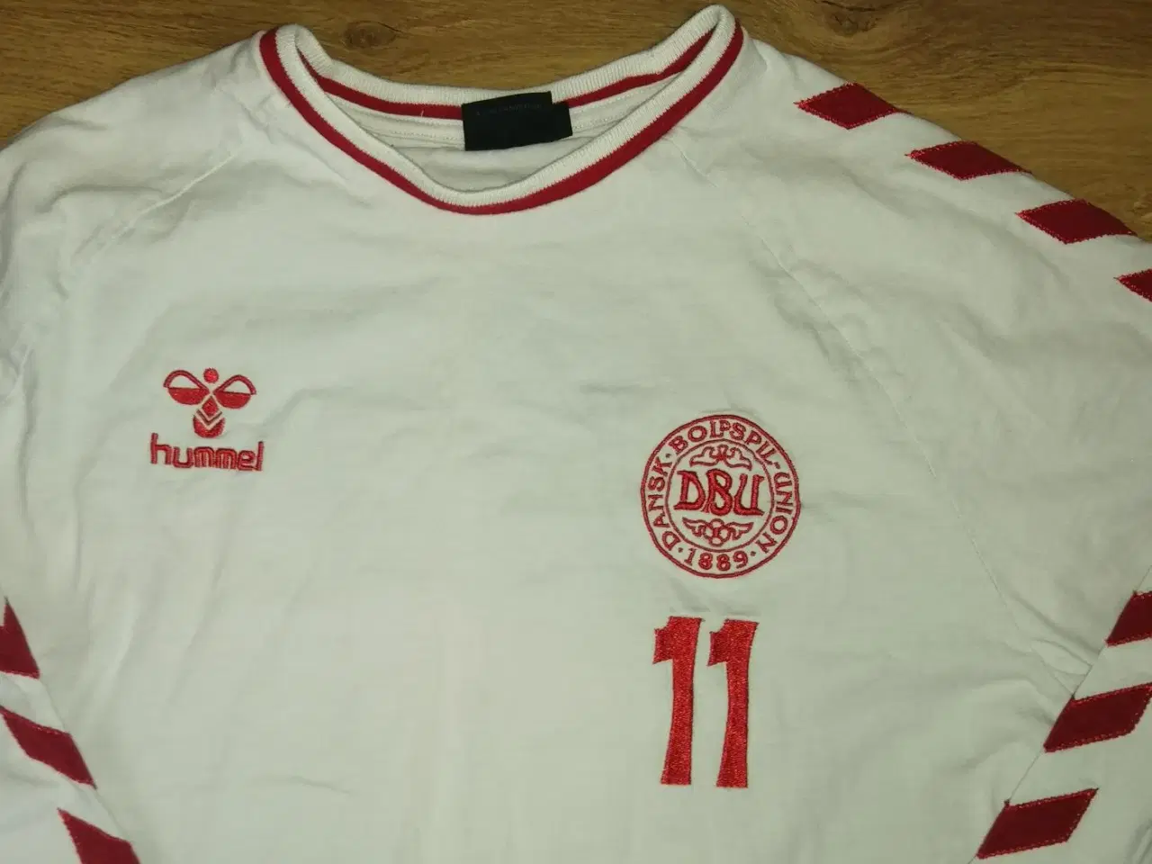 Billede 2 - DANMARK NR 11 RETRO TRØJE, SAMLEOBJEKT, STR. XL