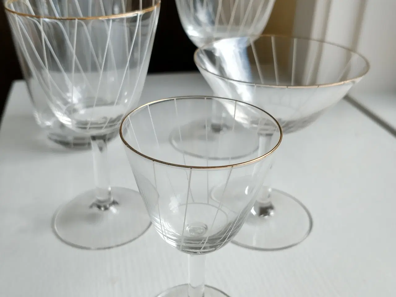 Billede 1 - Gamle glas med guldkant 
