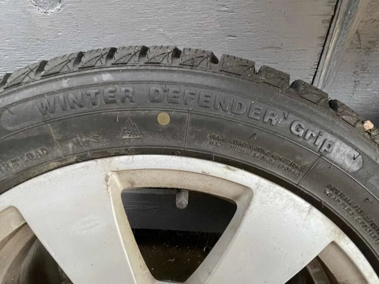 Billede 8 - Alufælge til Mercedes monteret med pigdæk