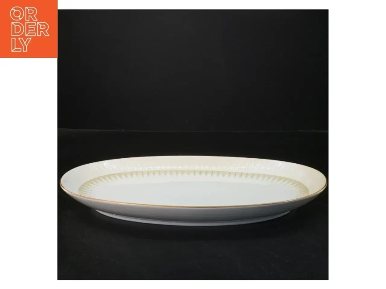 Billede 1 - Oval porcelænsfad med guldkant (str. 33x21 cm)