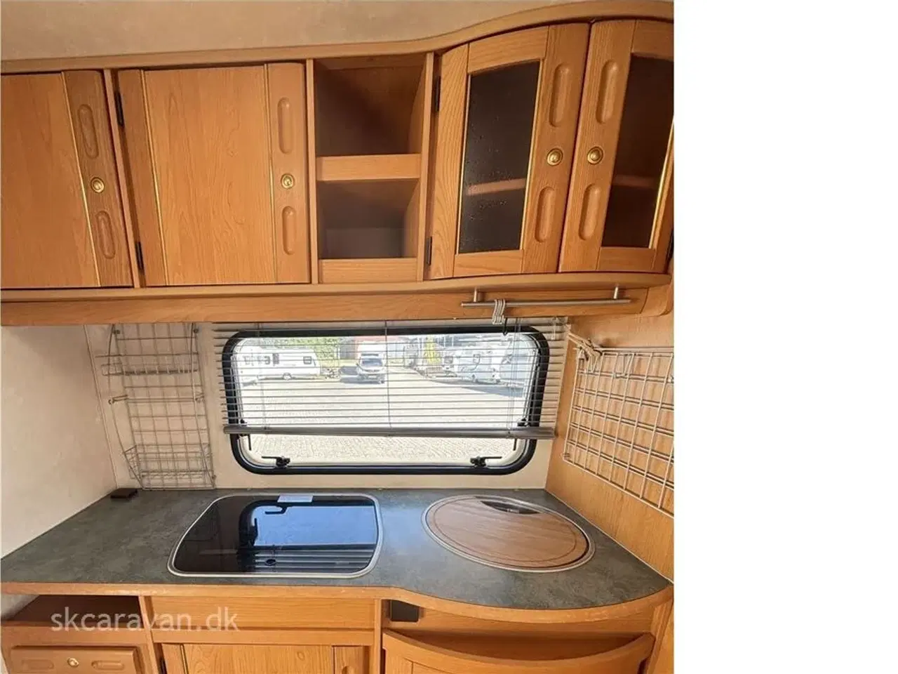 Billede 4 - 2002 - Adria Unica B Exclusive 462 PH   Pæn og velholdt campingvogn