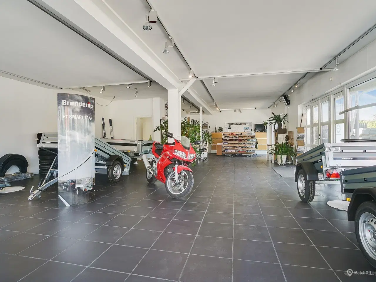 Billede 7 - Showroom med lager