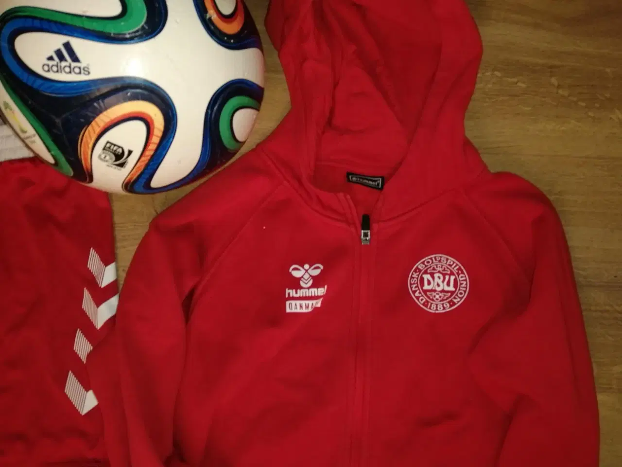 Billede 3 - DANMARK SWEAT, SHORTS STR. 10 ÅR OG ADIDAS FODBOLD