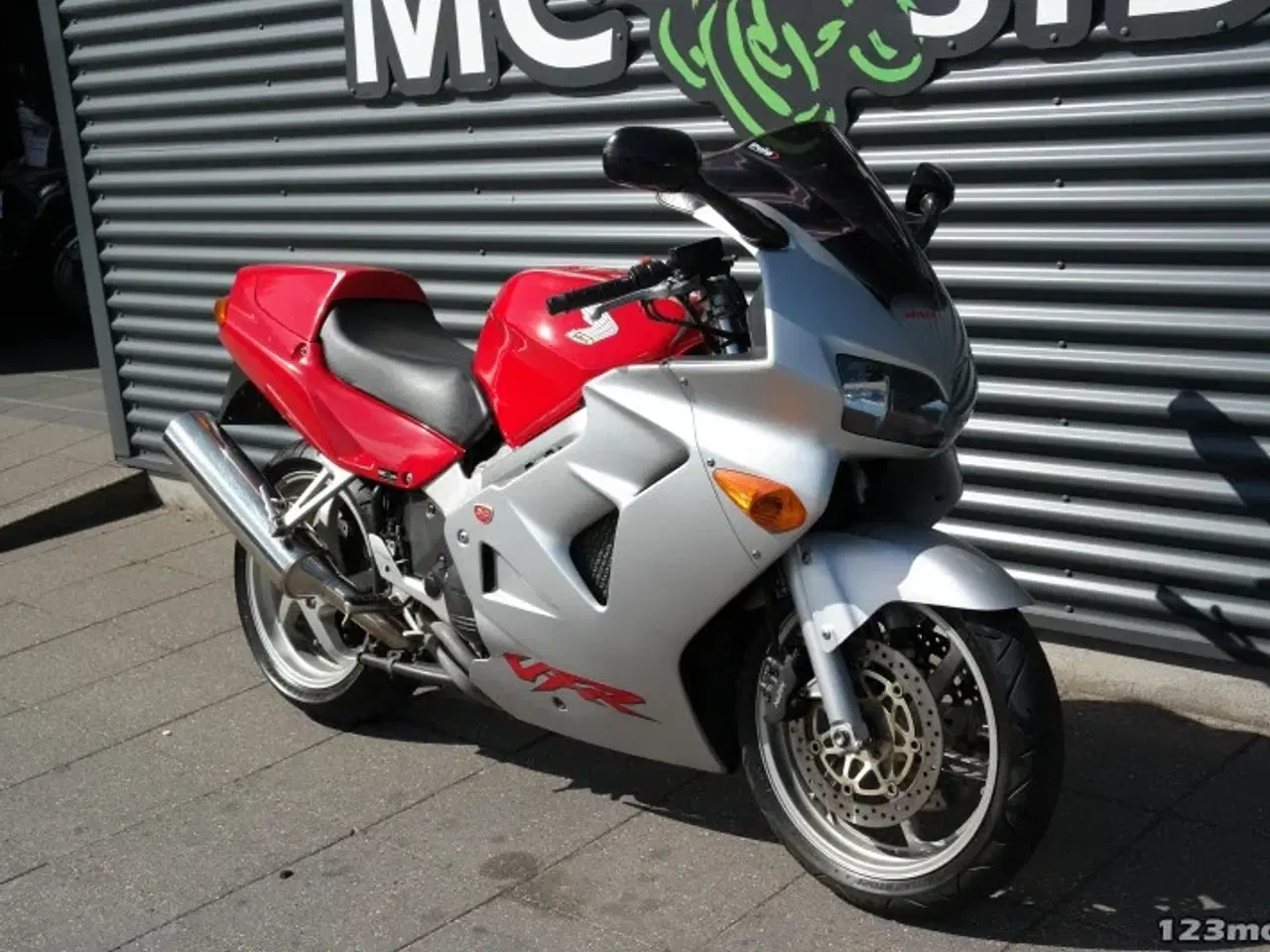 Billede 2 - Honda VFR 800 F MC-SYD       BYTTER GERNE