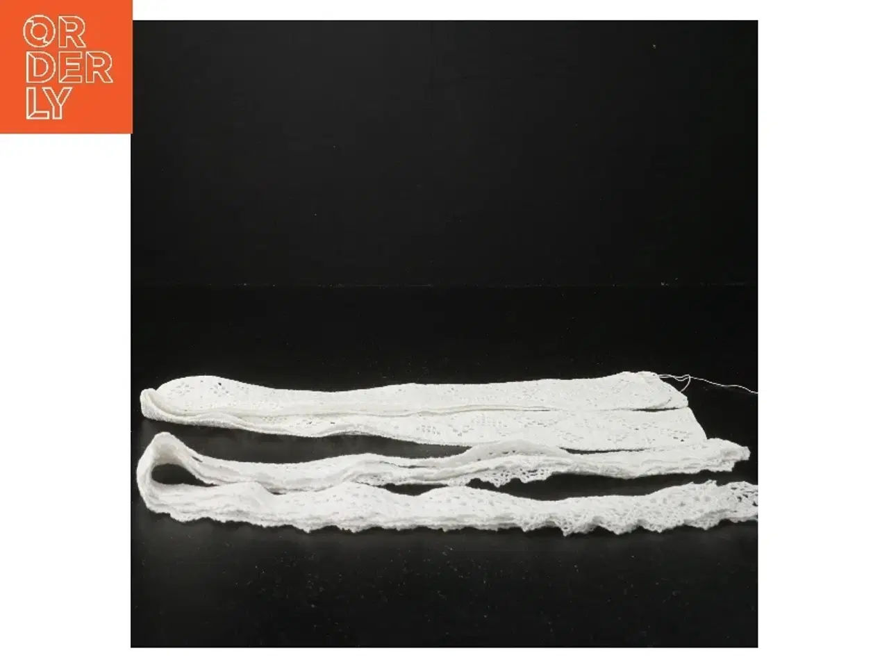 Billede 2 - Strimlet hæklet blonde (str. 125, 120 og 120 cm)