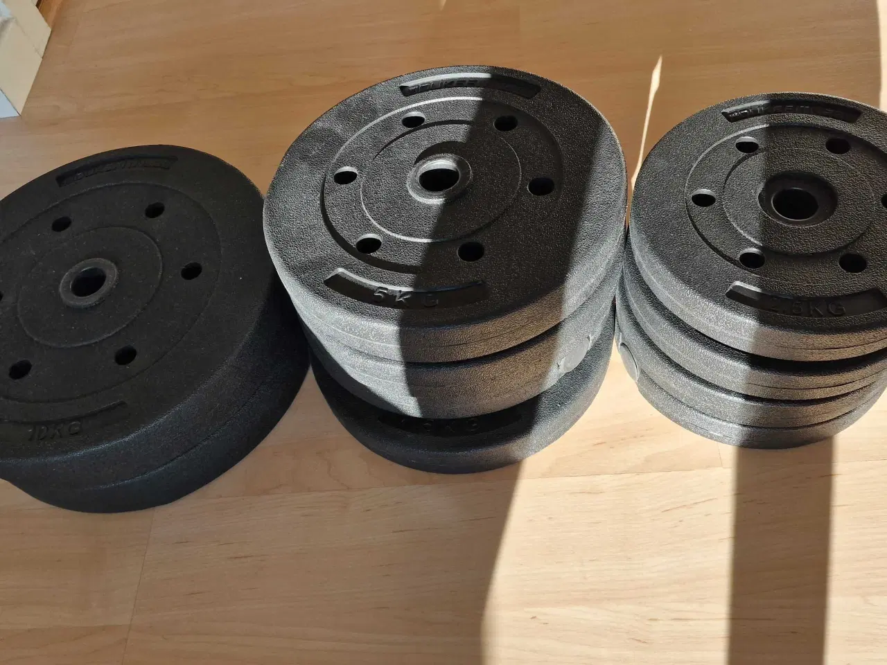 Billede 8 - Træningsbænk + 50 kg vægte sælges.