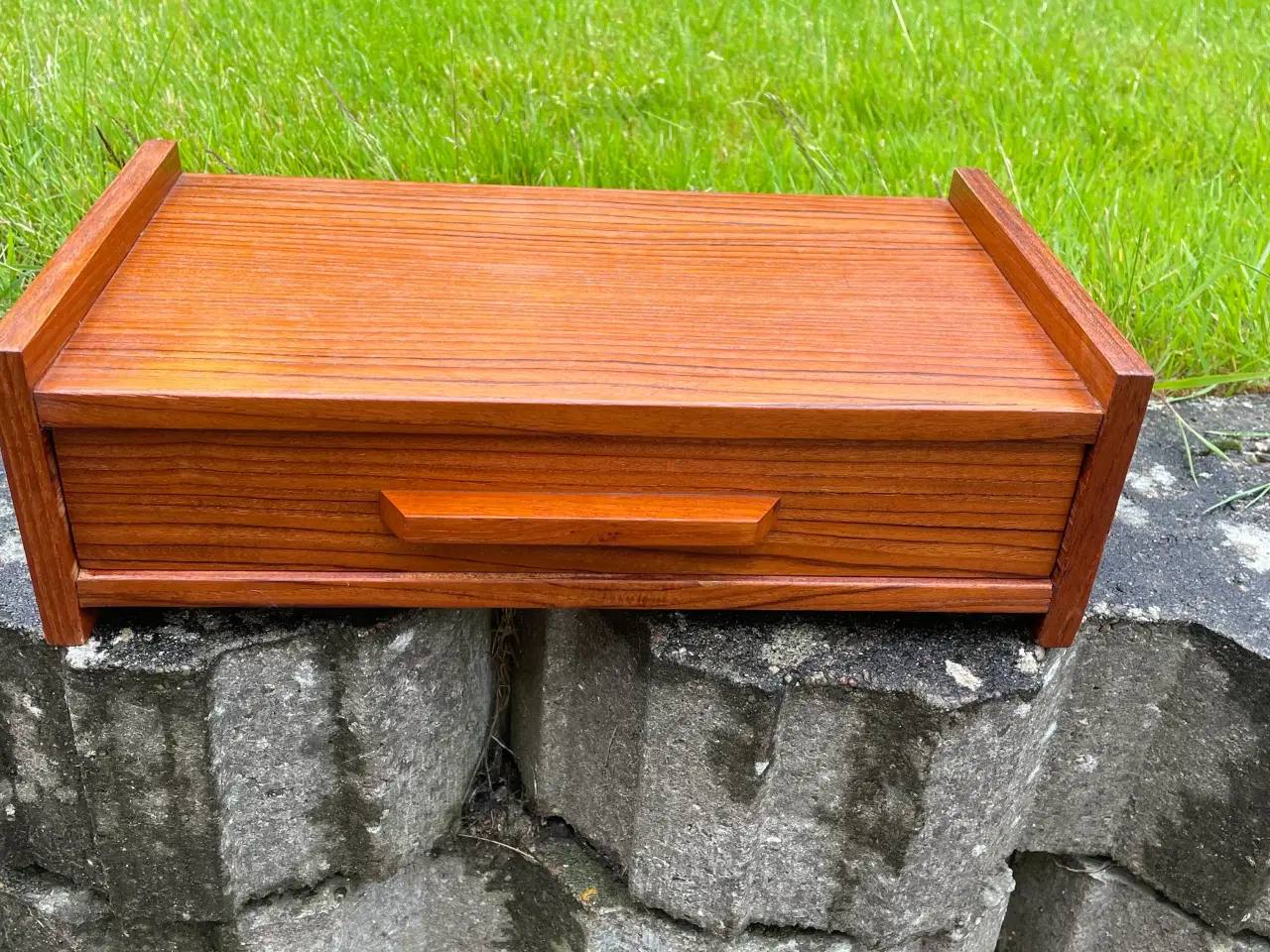Billede 1 - Teak natbord/entrebord