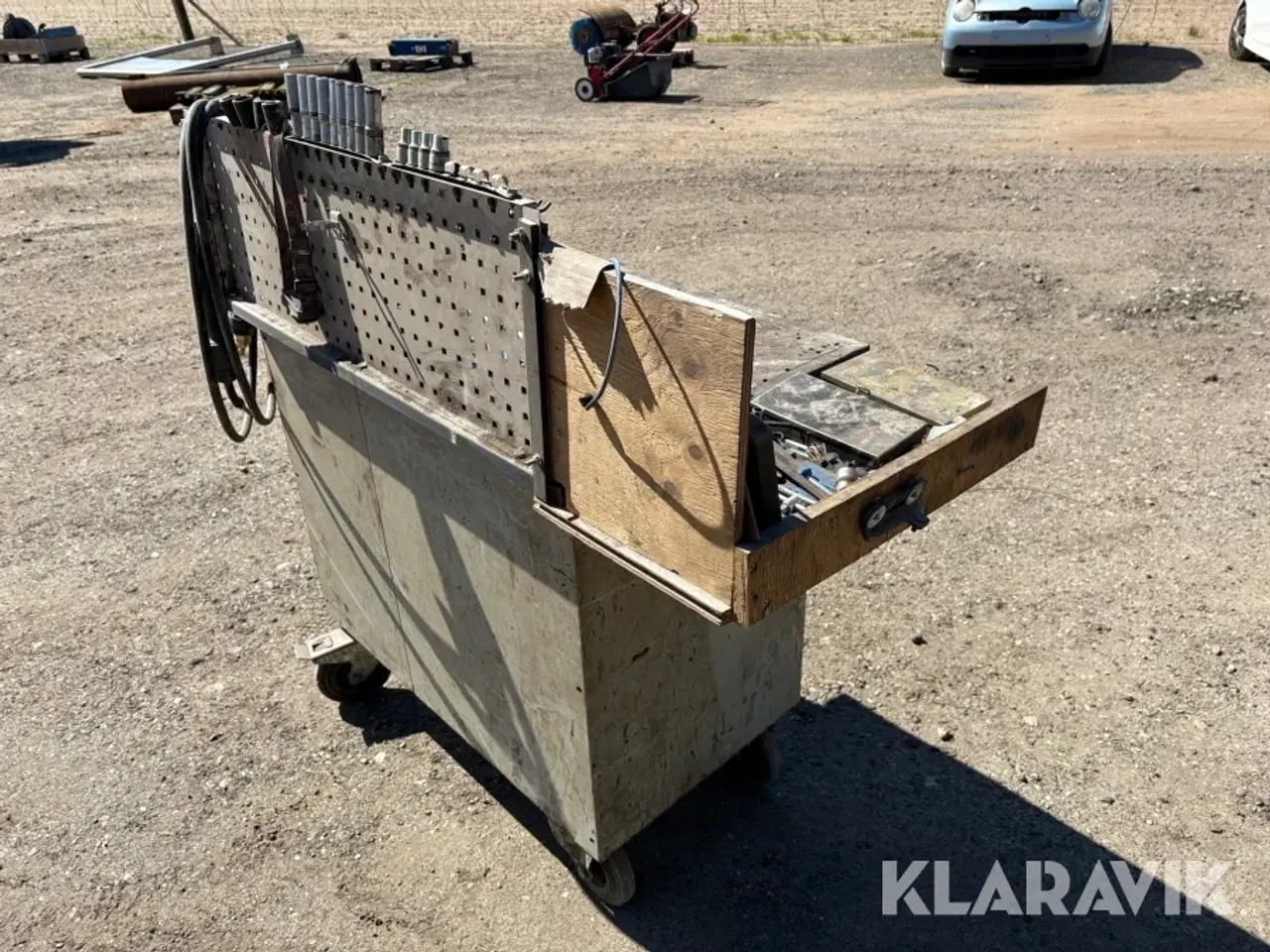 Billede 5 - Værkstedsvogn med indhold