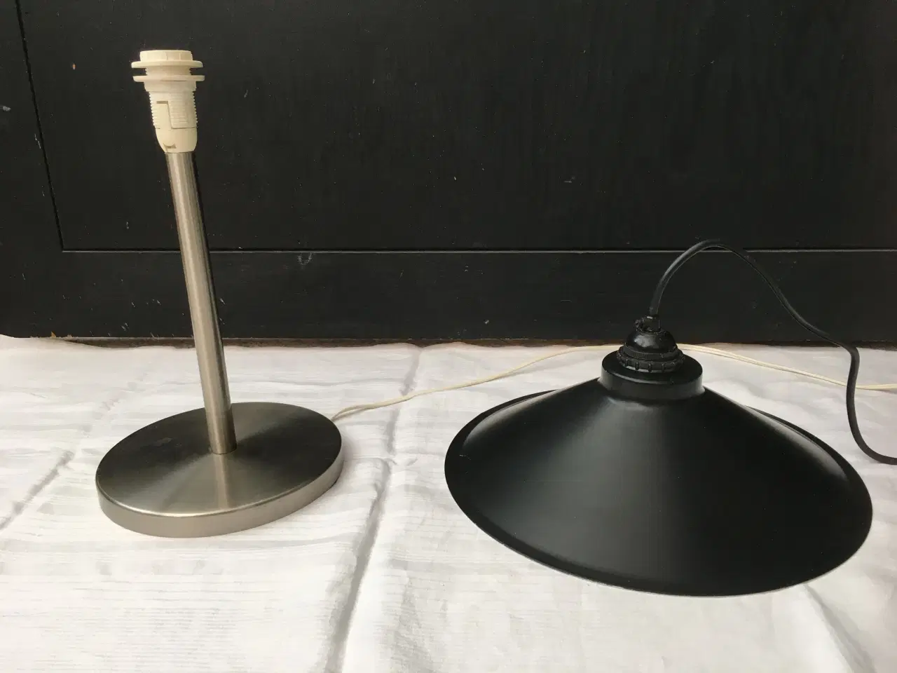 Billede 2 -  Bordlampe, Rustfri stål  med et flot lys