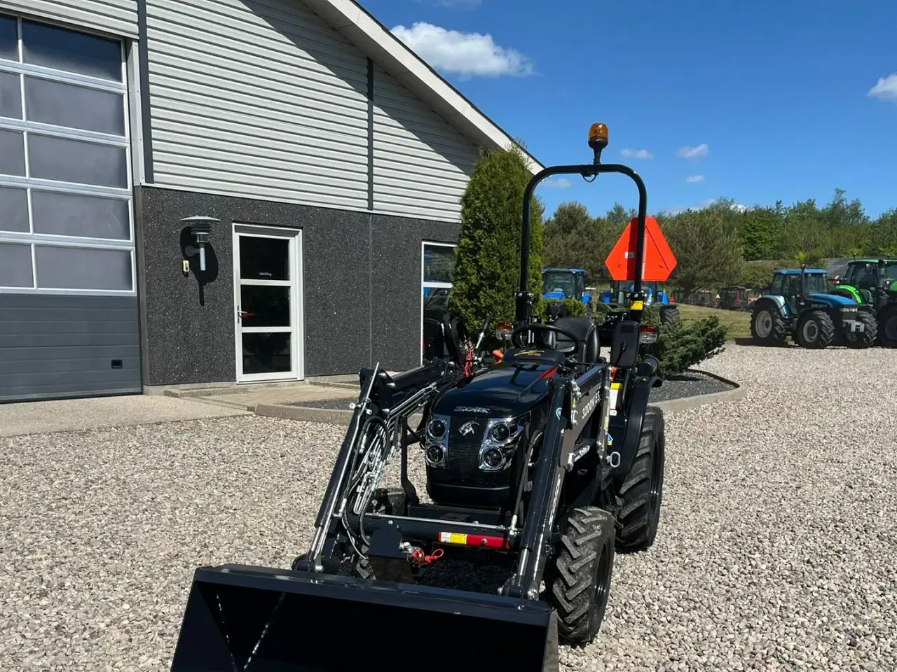 Billede 15 - Solis S26 6+2 gearmaskine Limited Edition i sort med brede hjul og Fuldhydraulisk frontlæsser