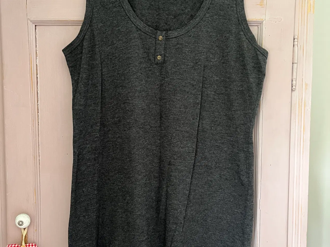 Billede 1 - Skøn lang tank-top med uld fra Hawaleschka str. XL