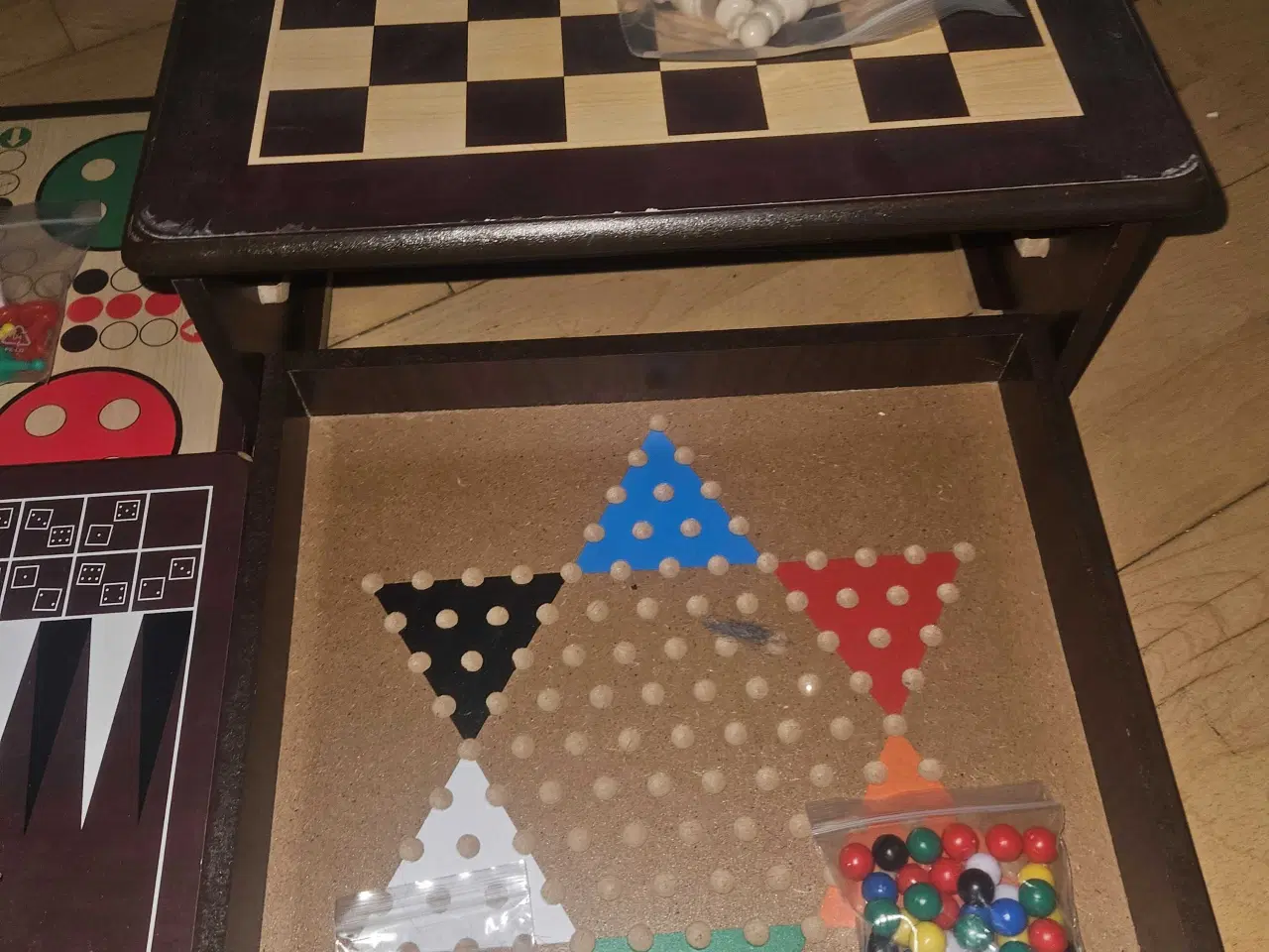 Billede 3 - 4 i et brætspil 