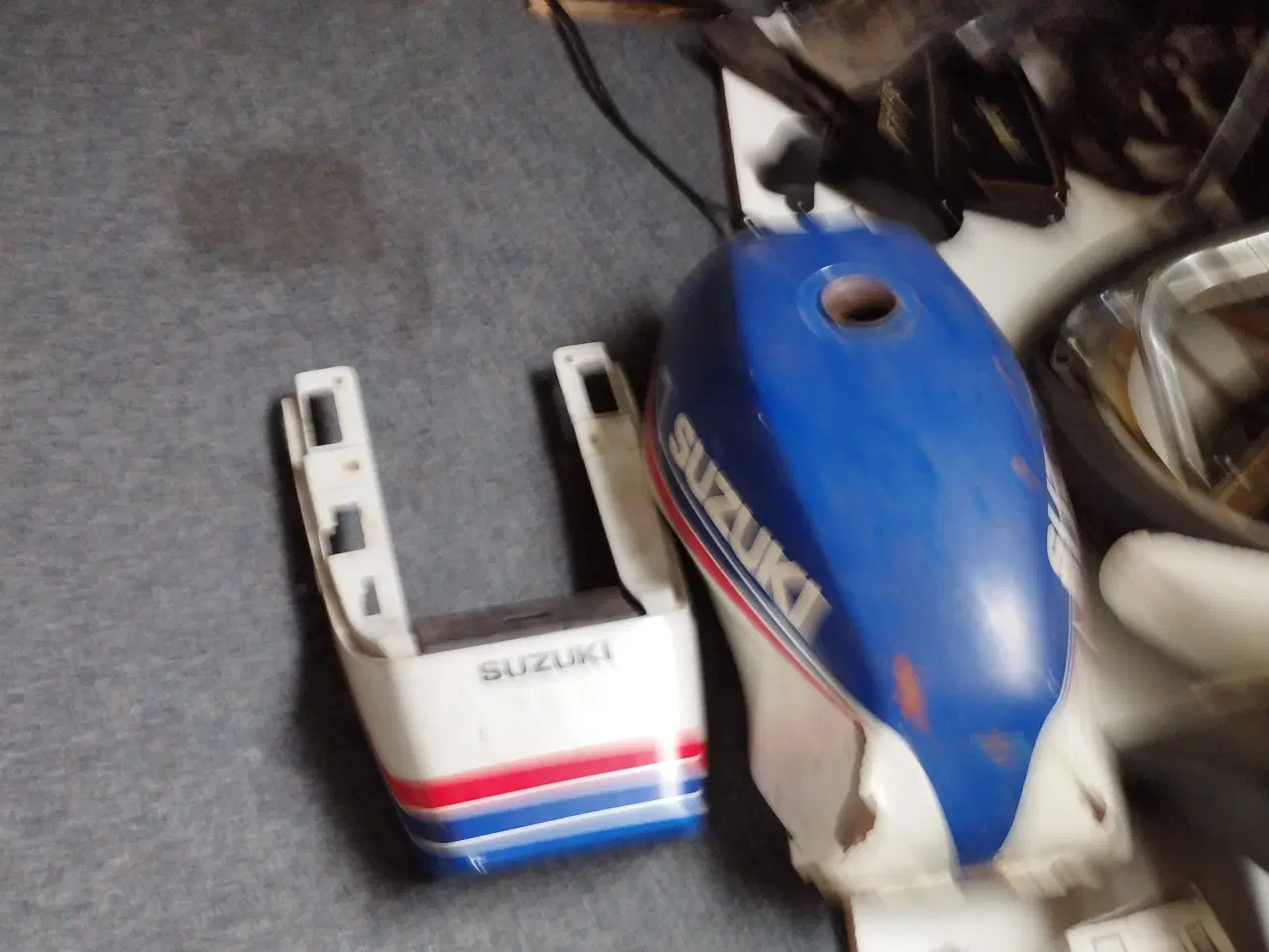 Billede 3 - Reservedele til Suzuki GXS 250,    (se %)