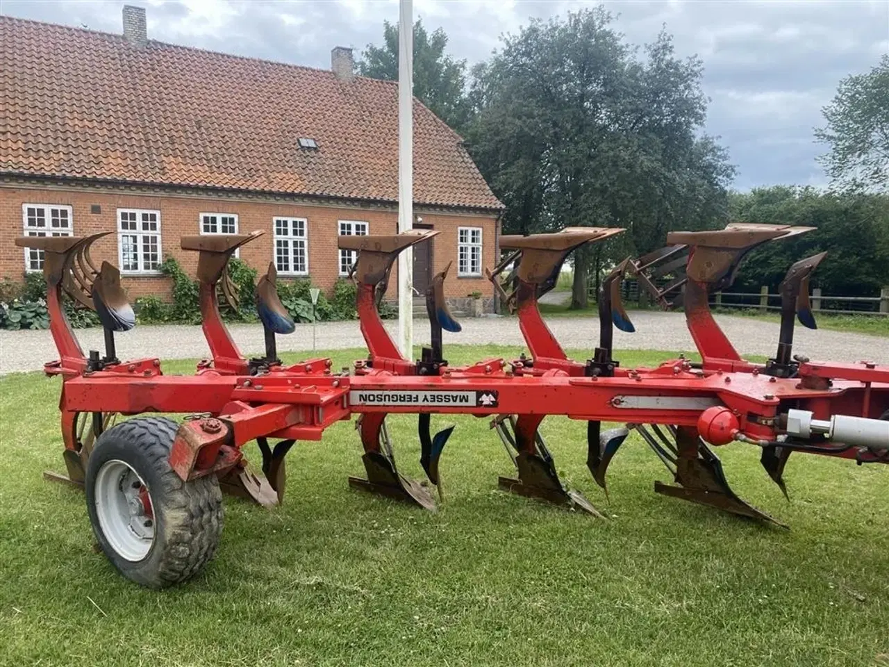 Billede 7 - Massey Ferguson 5 furet vendeplov med hydraulisk stenudløser