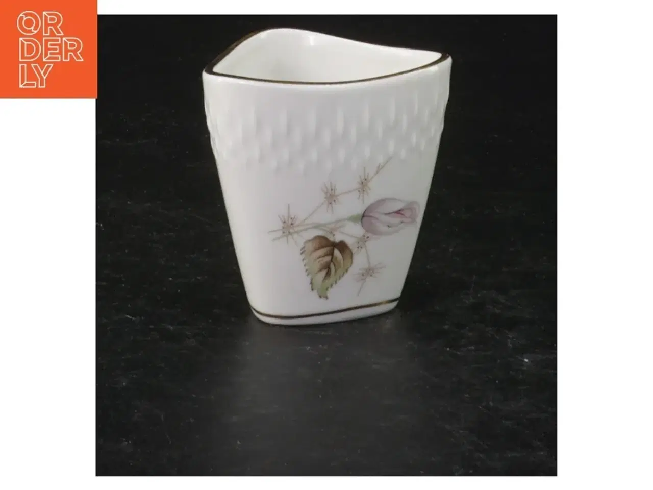 Billede 1 - Hvidt porcelænsaskebæger fra Edelstein (str. 6 cm)