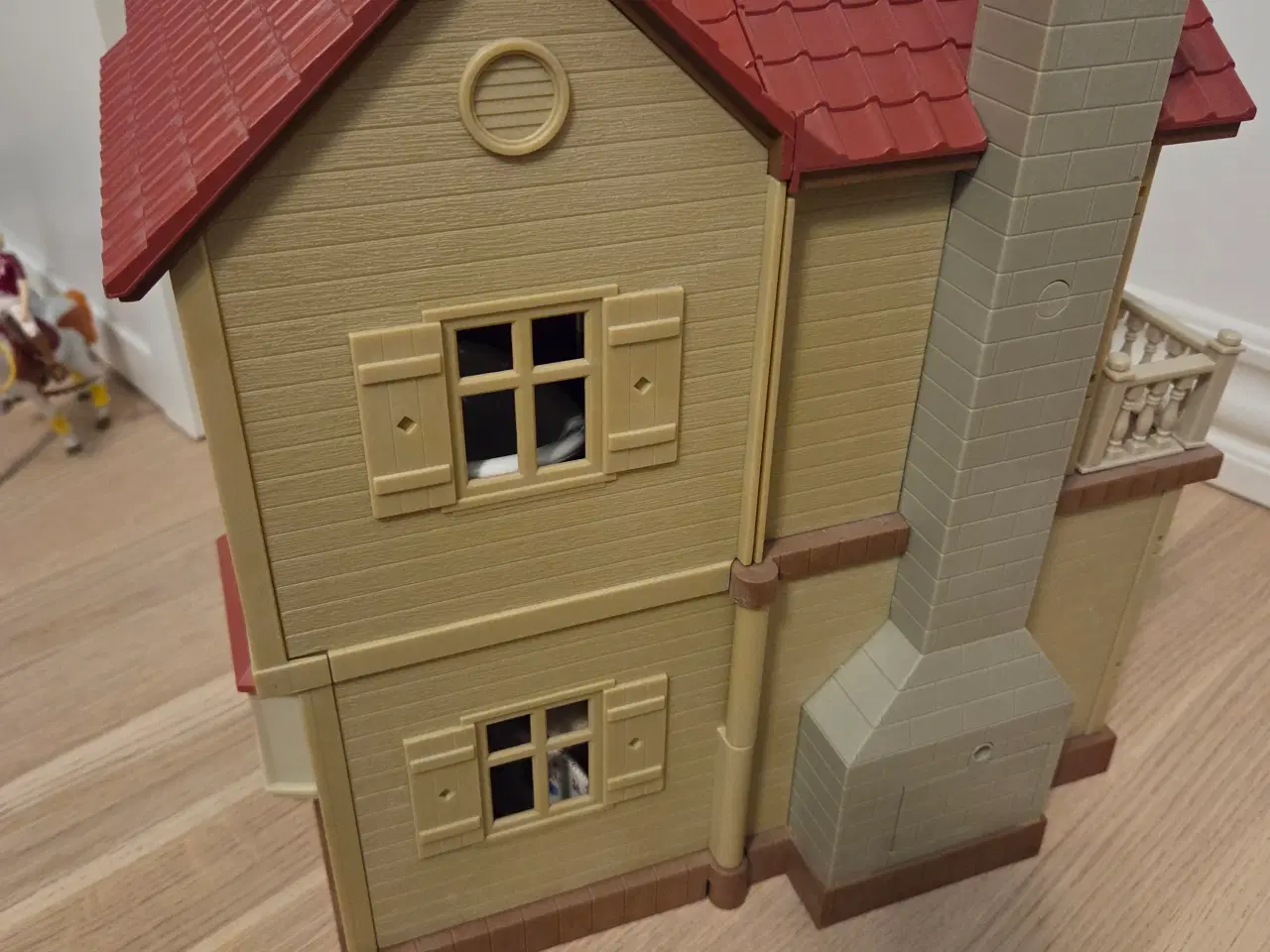 Billede 8 - Sylvanian hus med mange møbler