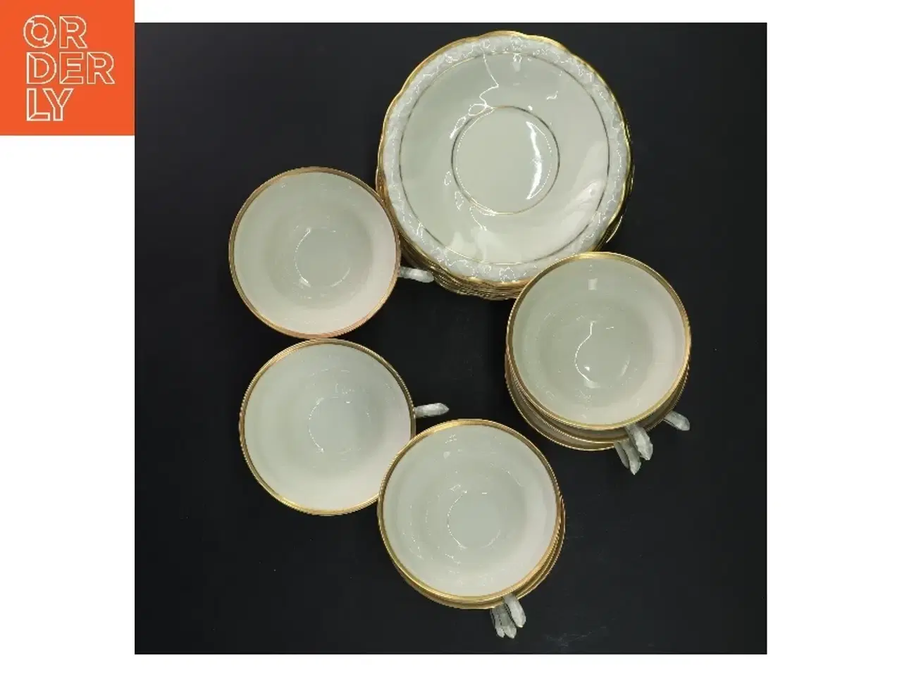 Billede 2 - Porcelænssæt med kopper og underkopper fra Edelweiß (str. Ø 14. Kop ø 9,5x h6 cm)