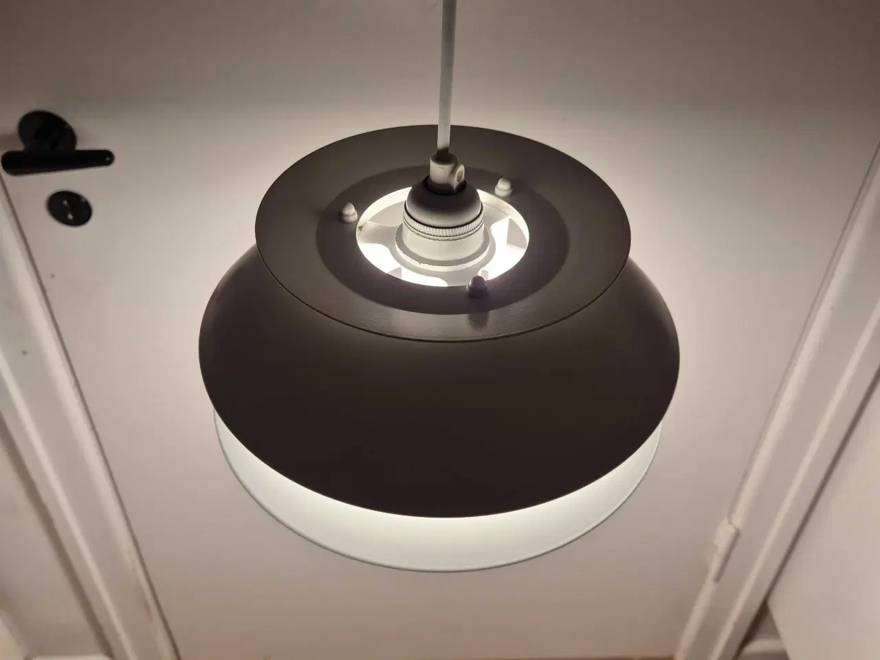 Billede 5 - Velholdt hvid flerskærmspendel 