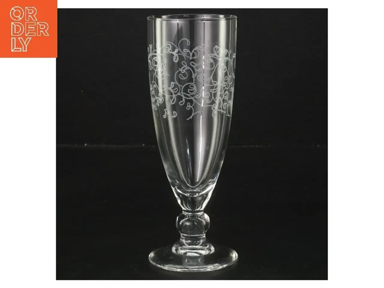 Billede 1 - Champagneglas med gravering (str. Ø 5,5 cm længde 16 cm)