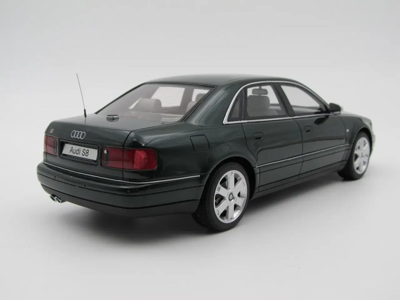 Billede 4 - 2001 Audi S8 Type D2 Limited Edition - 1:18