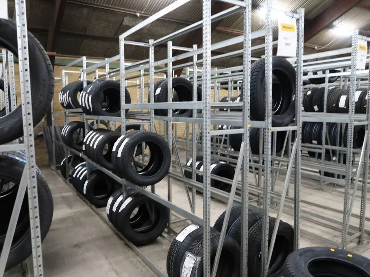 Billede 1 - 8 fag dækreoler uden indhold