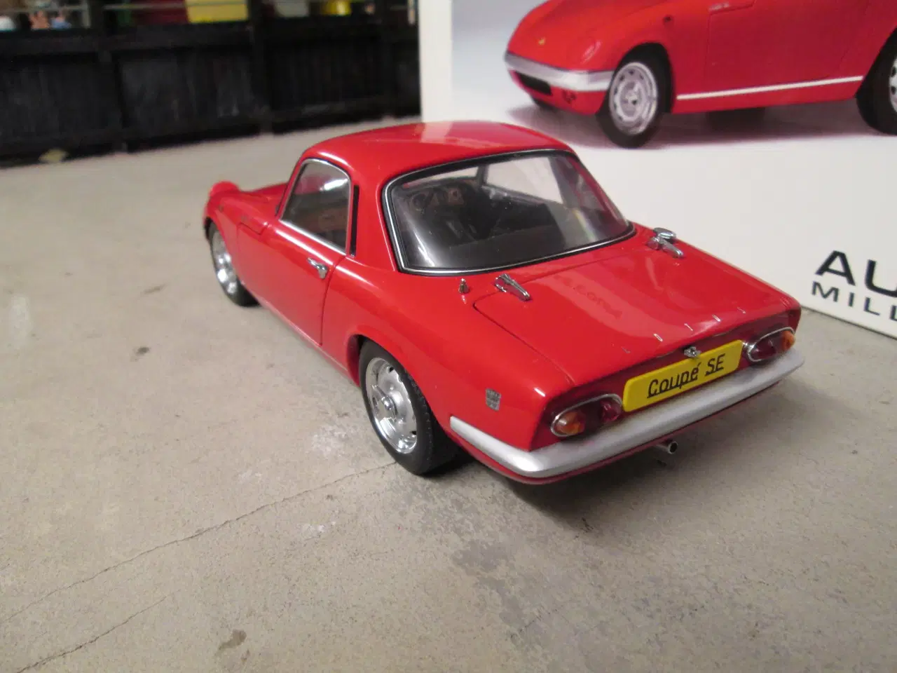 Billede 3 - Modelbil  1:18    Lotus Elan  Auto-art  