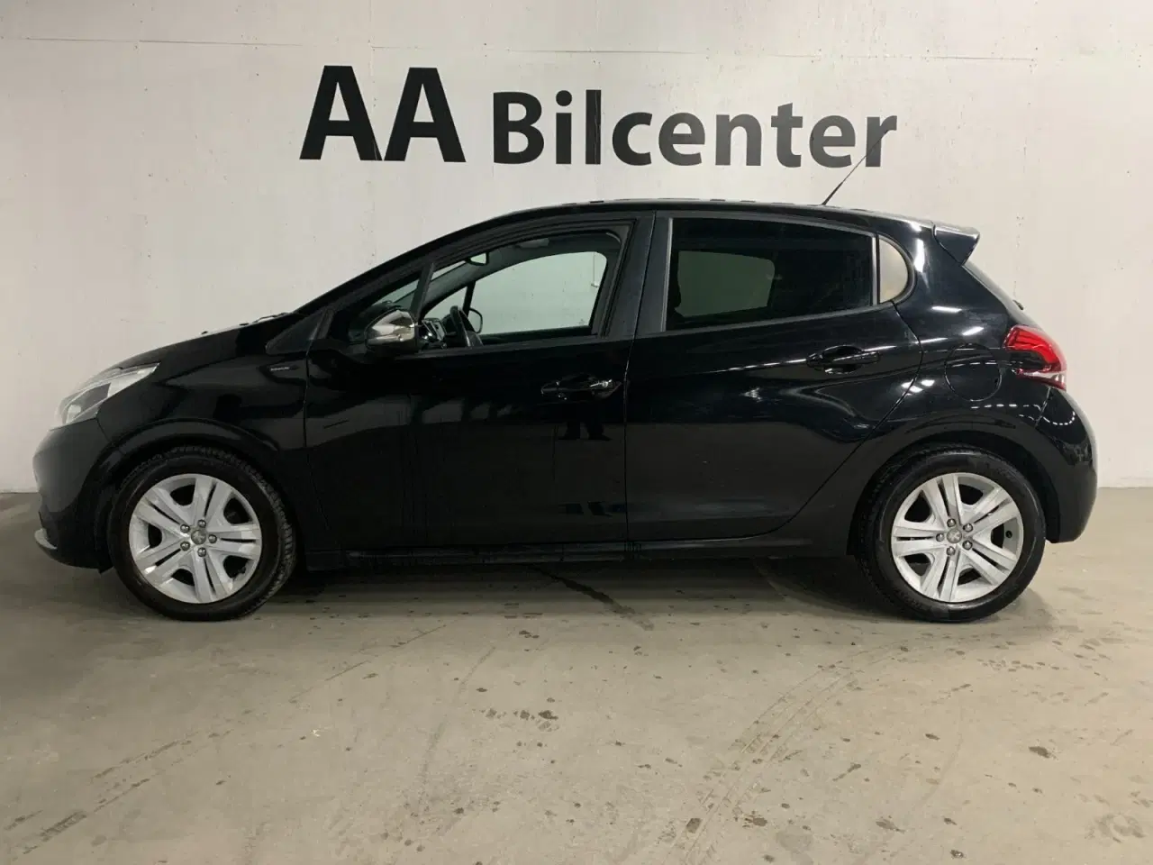 Billede 3 - Peugeot 208 1,5 BlueHDi 100 Signature Sky