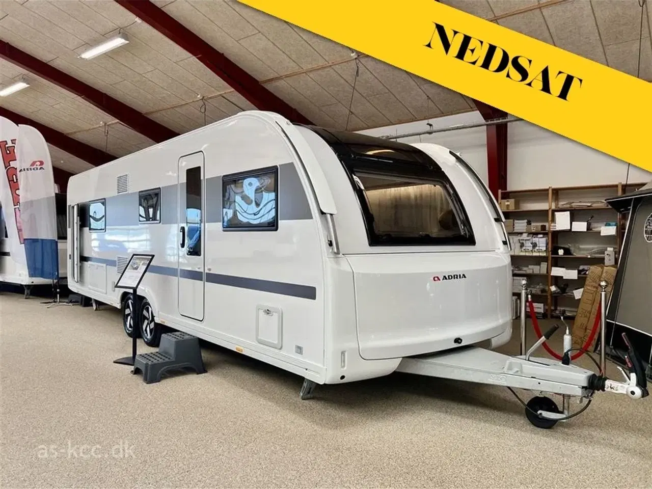 Billede 1 - 2024 - Adria Alpina 753 UP ALDE   Alpina 753 UP årg. 2024. 6 sovepladser 10 siddepladser. Mach Plus kr. 5.442,- er lagt i prisen.