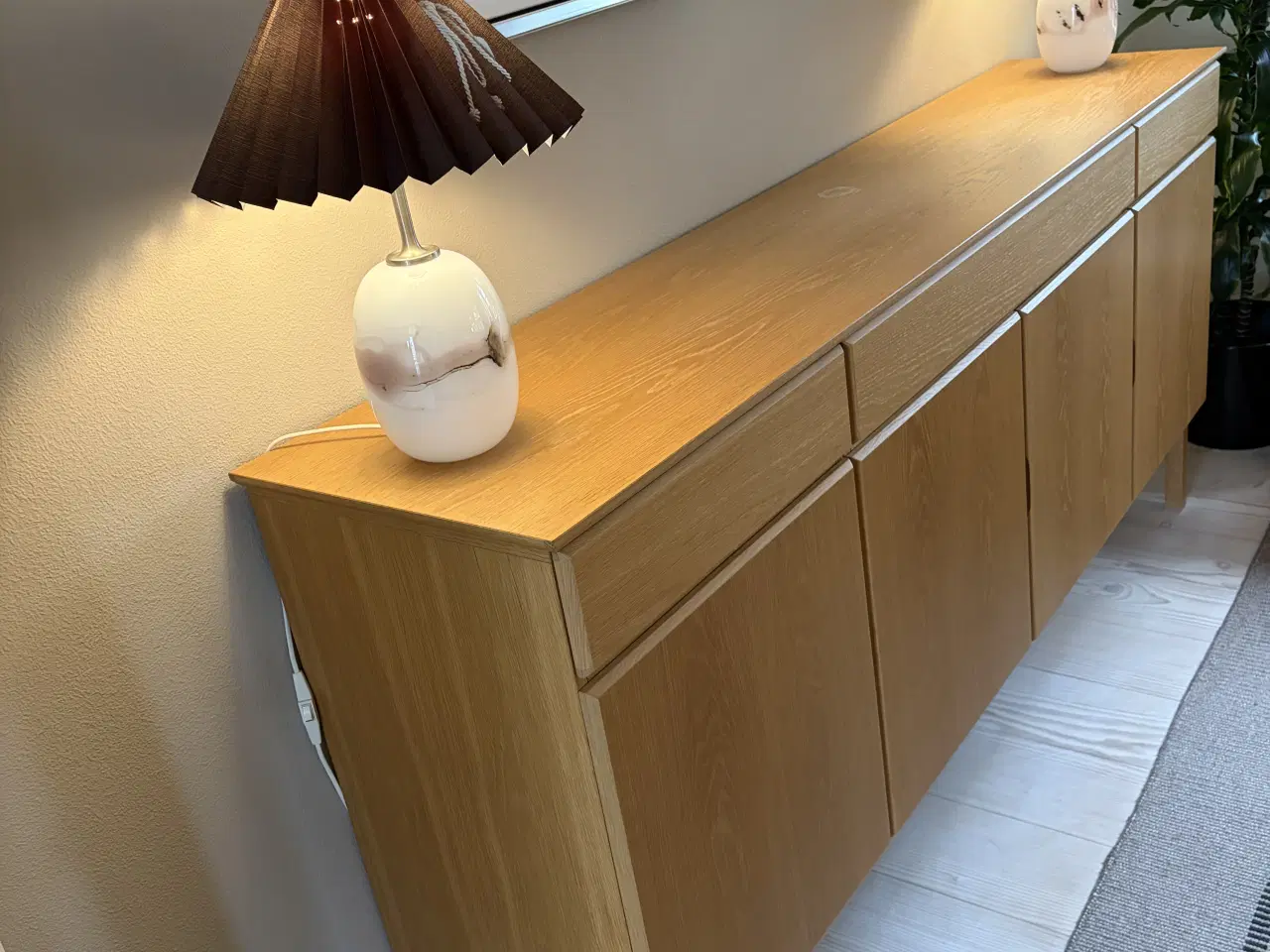 Billede 2 - Skovby skænk i eg