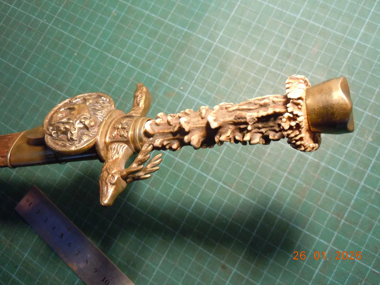 Billede 6 - Hirschfänger med messingbeslag i læderskede.