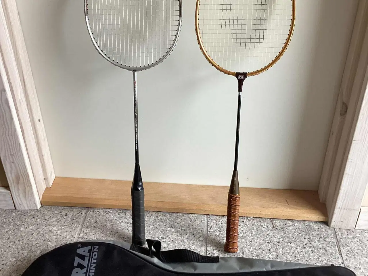 Billede 2 - 1 Fin MATCH POINT og 1 TOPPLAYER badmintonketcher