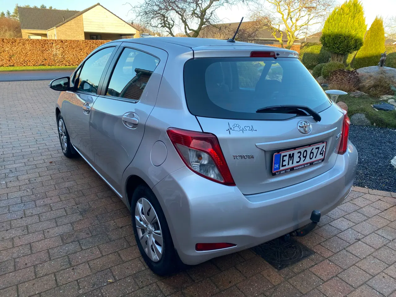 Billede 2 - Billig Yaris 1,3 5 dørs 2014 6 gears