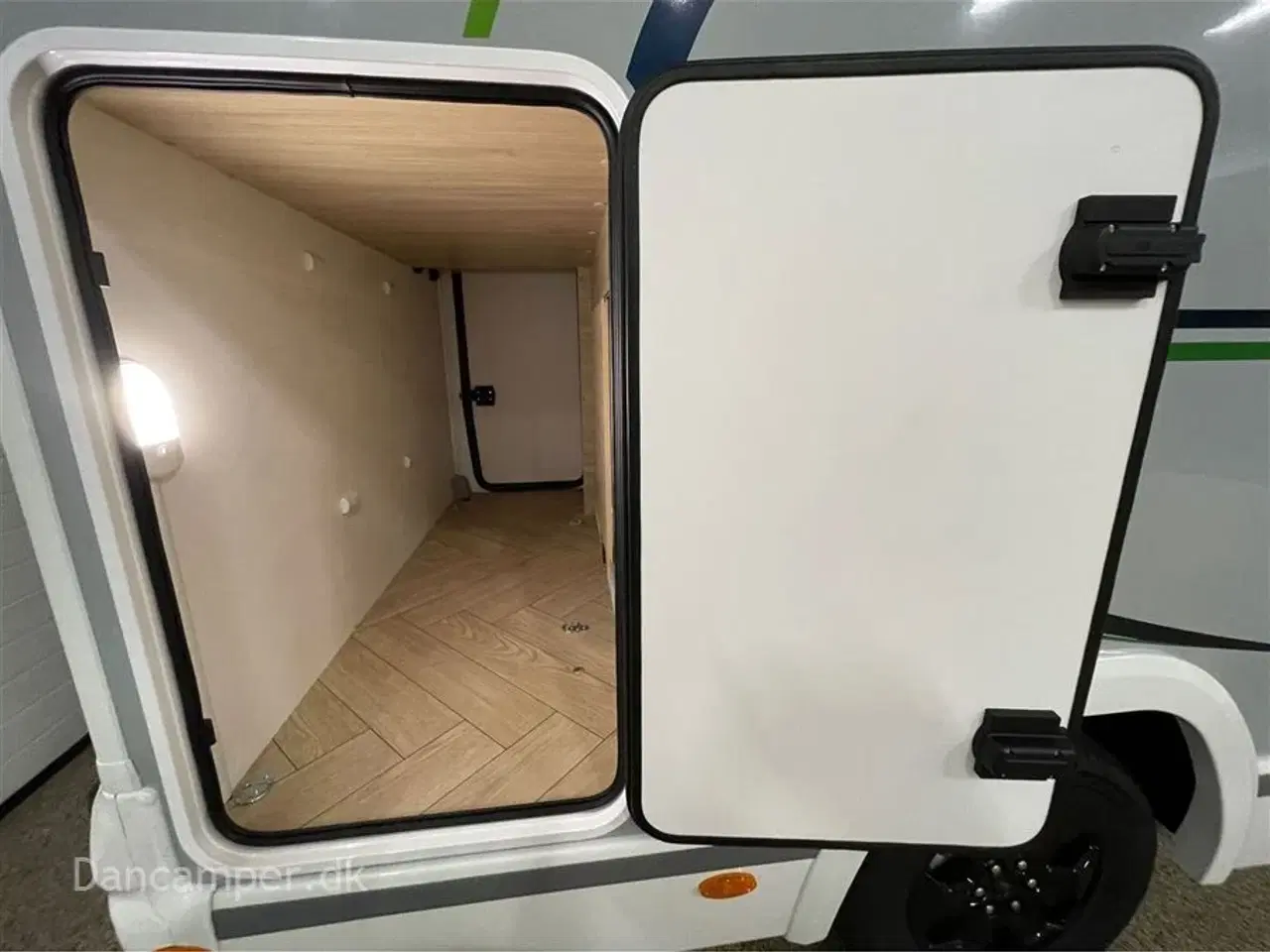 Billede 29 - 2026 - Chausson 650 Chausson 650 Titanium Line, Når stor rummelighed skal findes på den lille plads, 165HK med 8-trin aut.gear