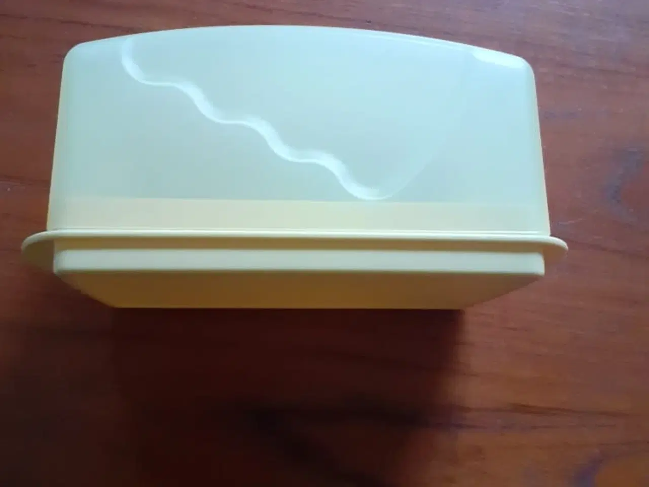 Billede 3 - Smør klokke I plast tupperware