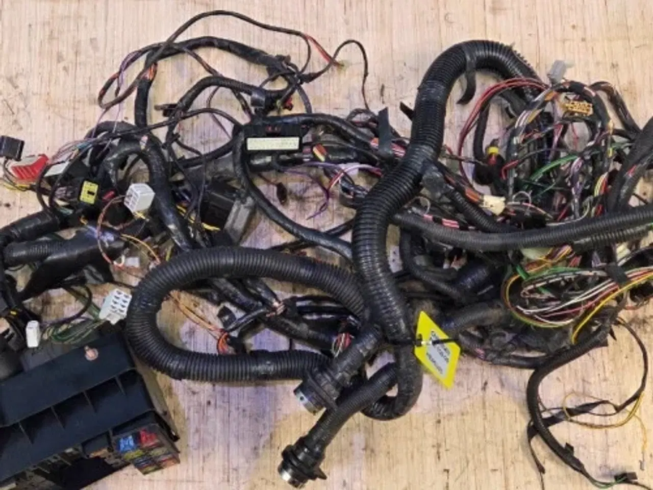 Billede 2 - New Holland TM115 Ledningsnet 82020899