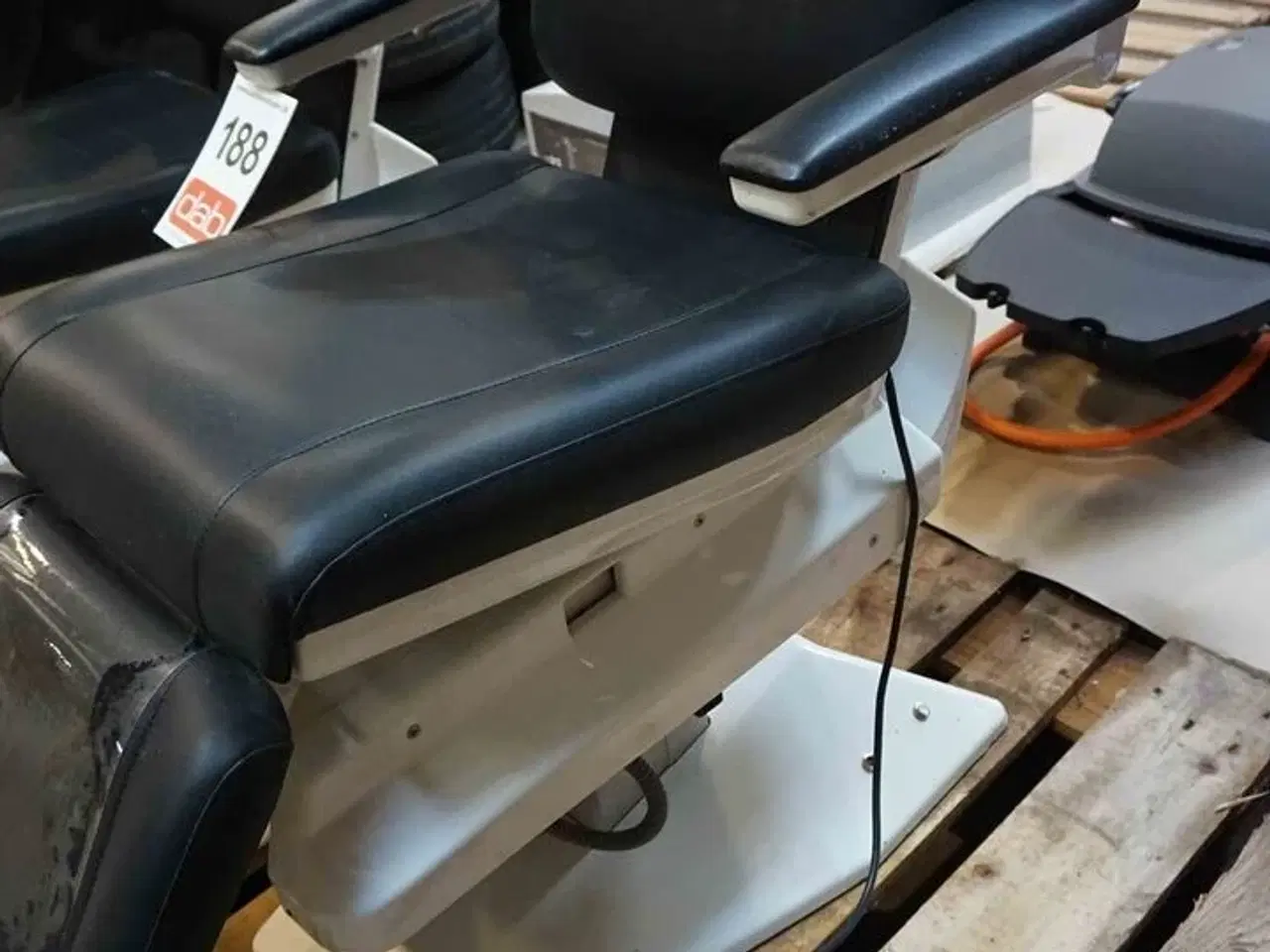 Billede 4 - Behandlerstol 230V (MOMSFRI)