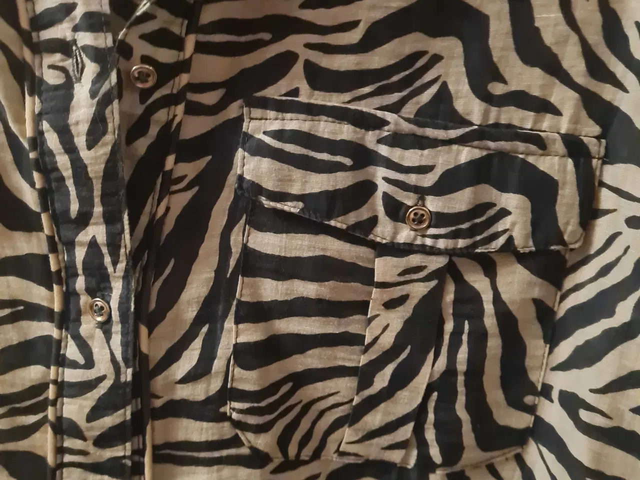Billede 4 - Zizzi skjorte i str M 46-48