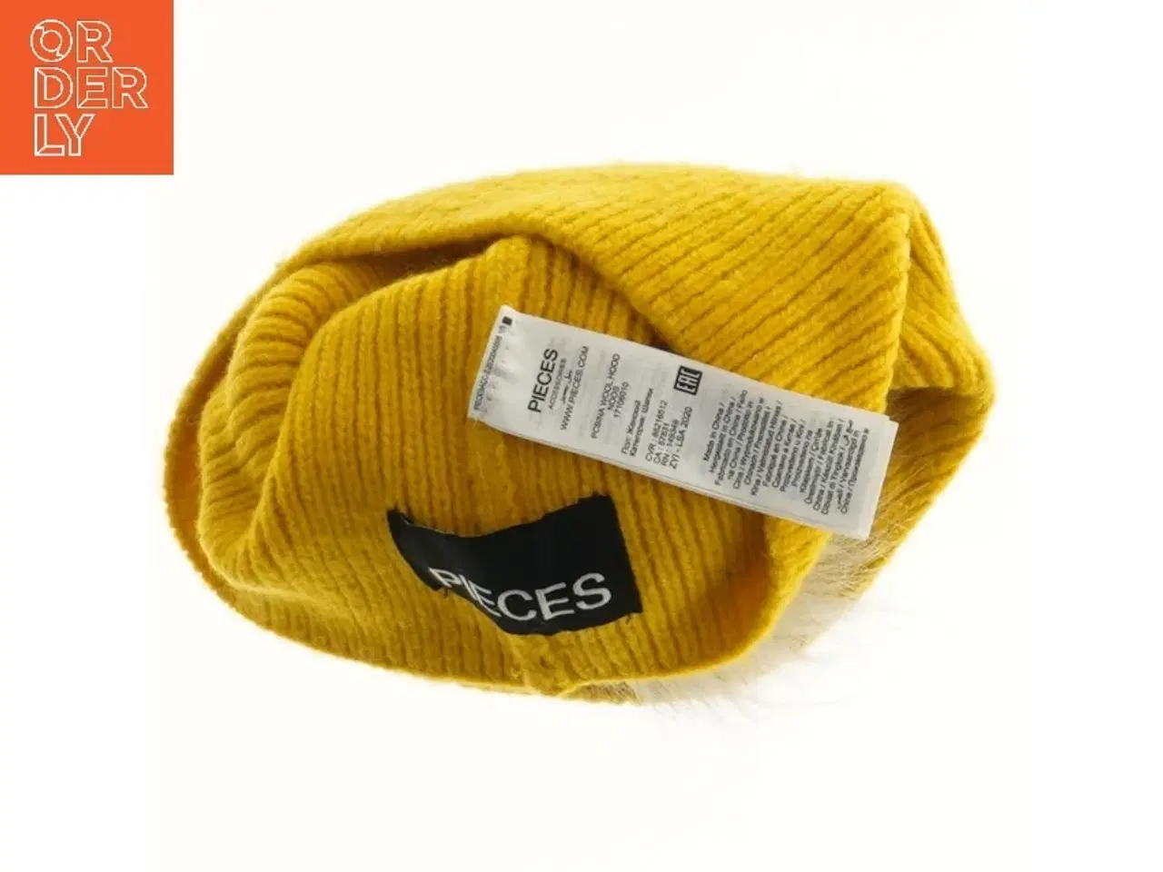 Billede 2 - Strikhue med kvast fra Pieces (str. Ø 20 cm)