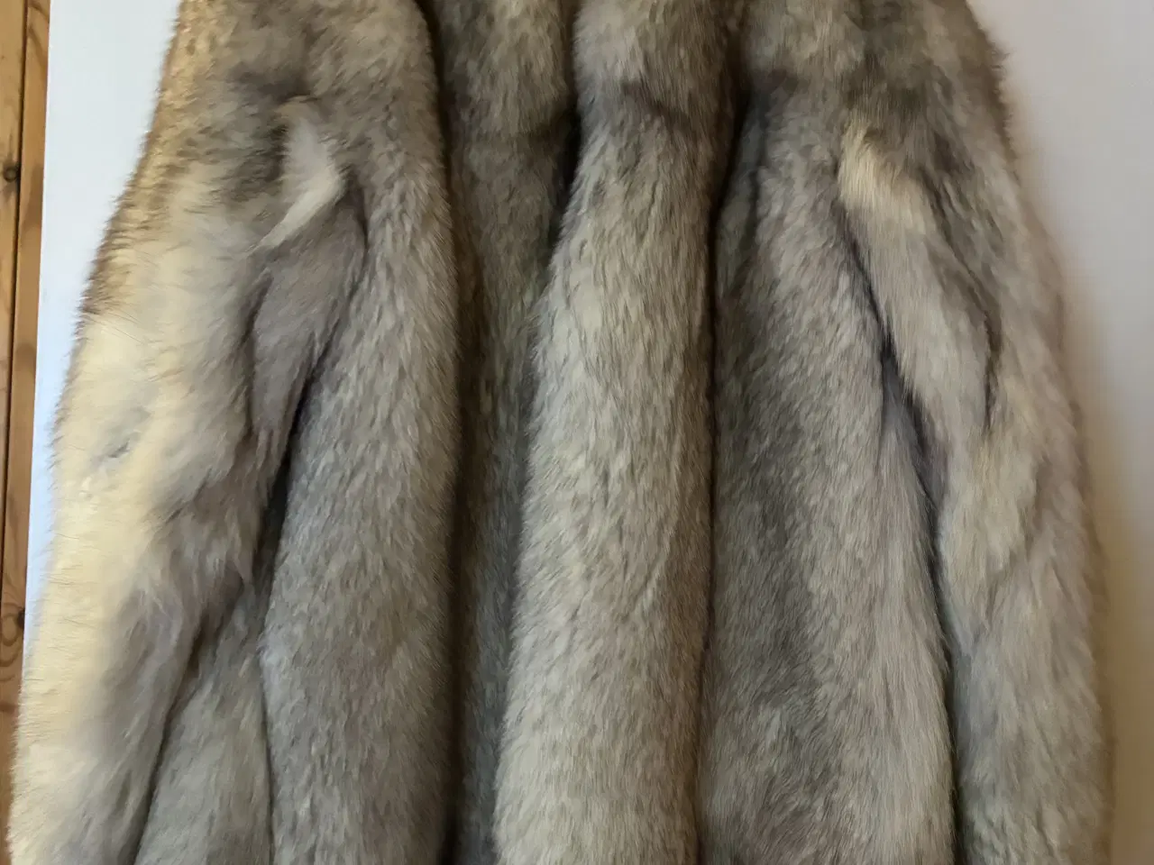 Billede 2 - Sølvræv pelsfrakke str 36 .- velholdt