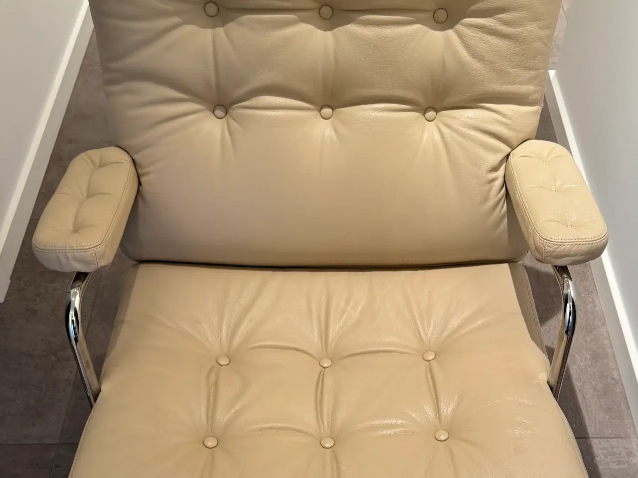 Billede 2 - Dux Karin designerstol på hjul - Perle Læder