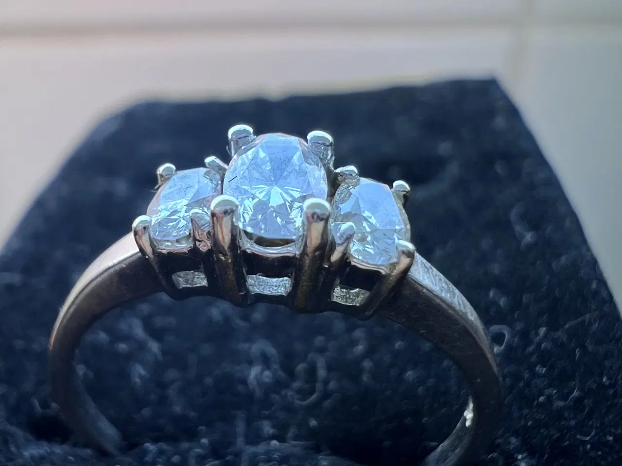 Billede 2 - 18 kt hvidguld med 0,55 ct diamanter  - forlovelse